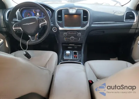 2015 Chrysler 300 Limited z USA, uszkodzony, nr VIN 2C3CCAAG5FH735894